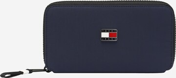 Tommy Jeans Wallet in Blue: front