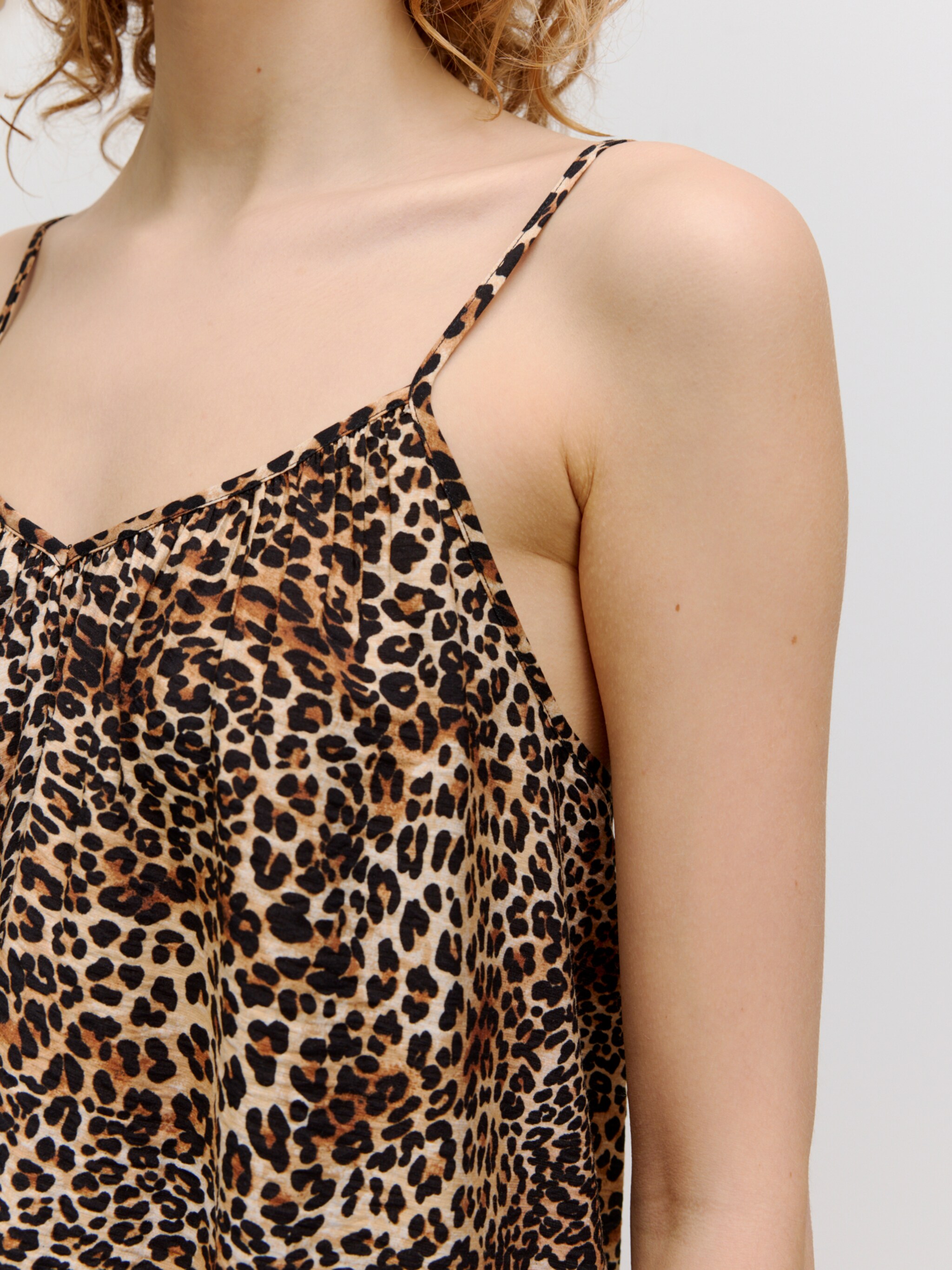 EDITED Produits Robe 'Freda' beige