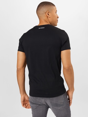 Tricou de la Iriedaily pe negru