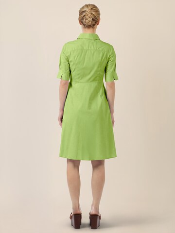 APART Kleid in Grün