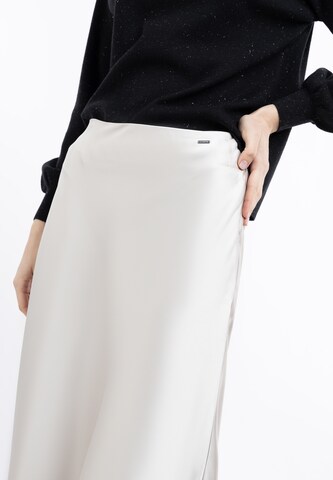 DreiMaster Klassik Skirt in White