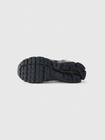 Sneaker 'VOMERO 5' di Nike Sportswear in grigio