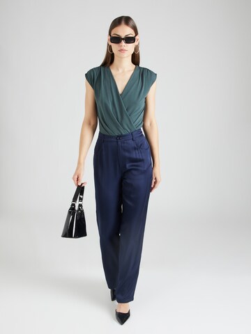 ABOUT YOU Top 'Stina' in Green