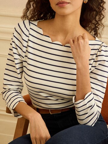 Tricou de la love & roses pe bej