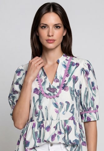 Usha - Blusa en blanco
