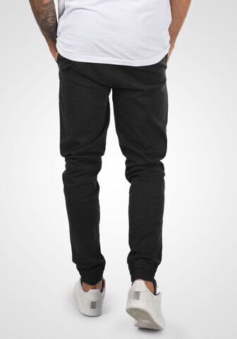 Regular Pantalon chino 'Henako' !Solid en noir