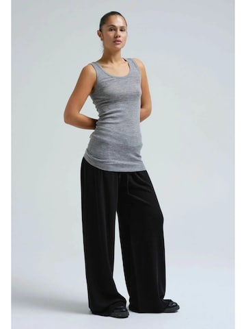 Seamless Basic Top 'Isa' in Grau