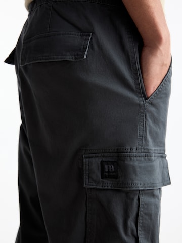 Pull&Bear Tapered Cargobukser i grå