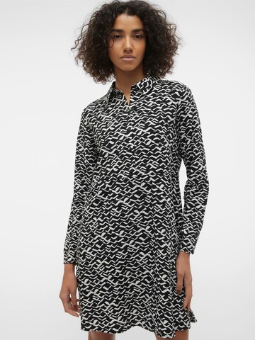 Robe-chemise 'SISSI' VERO MODA en noir : devant