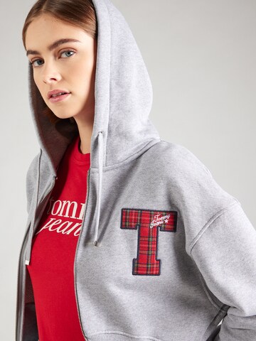 Tommy Jeans Tepláková bunda - Sivá