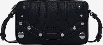 Desigual Pikkulaukku värissä musta: etupuoli