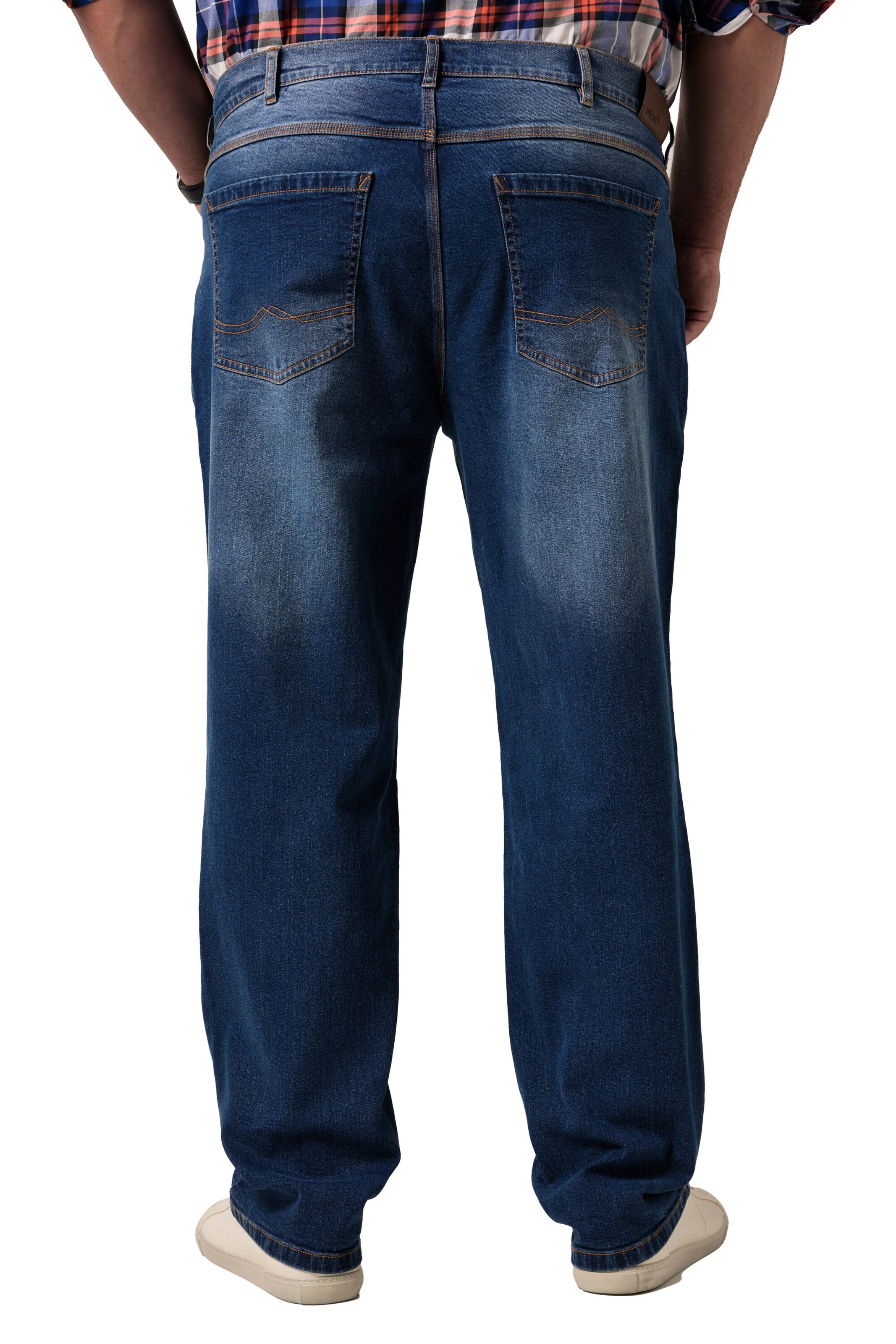 Men Plus Tapered Jeans in Blue