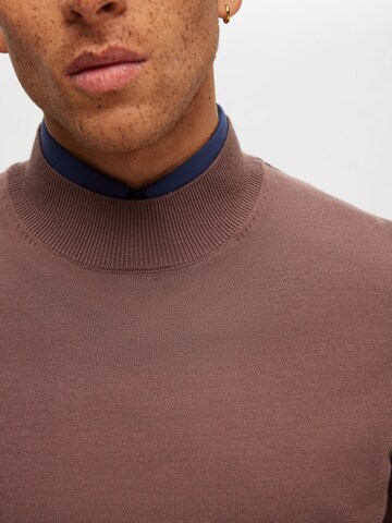 SELECTED HOMME Sweater in Brown