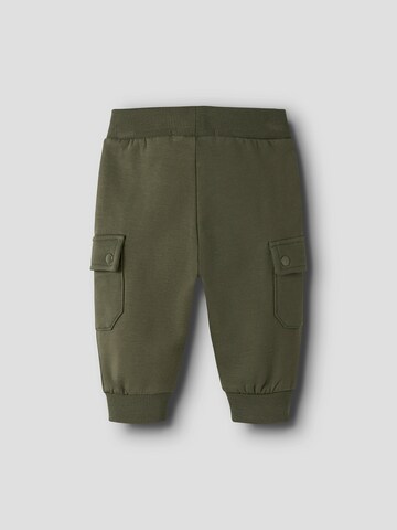 Tapered Pantaloni 'NBMOKTAV' de la NAME IT pe verde