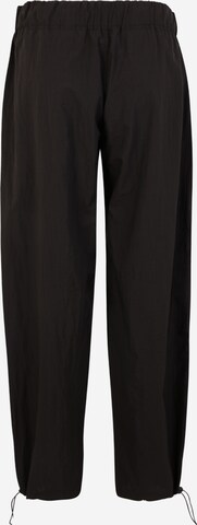 Regular Pantalon cargo Nasty Gal Petite en noir