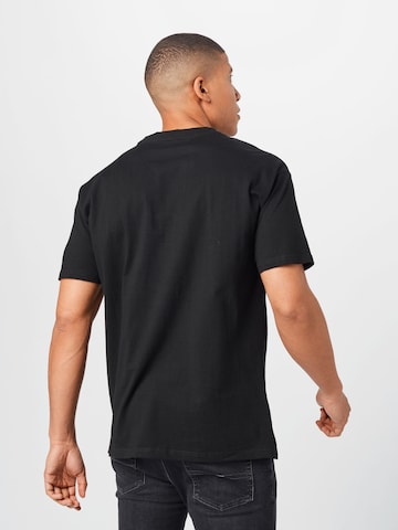 MT Upscale - Camiseta 'Pray' en negro