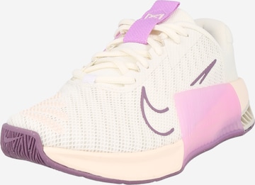 Chaussure de sport 'Metcon 9' NIKE en beige : devant