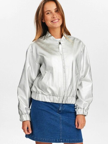 Giacca di mezza stagione 'Ellanora' di NÜMPH in argento: frontale