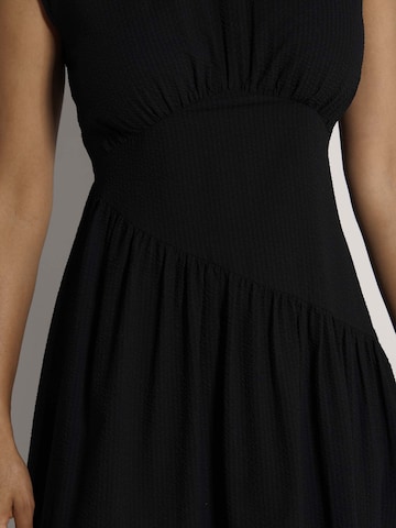 MADELEINE Kleid in Schwarz