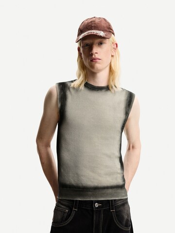 T-Shirt Bershka en noir : devant