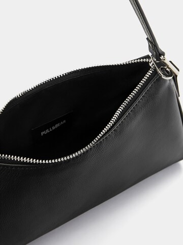 Pull&Bear Shoulder bag in Black