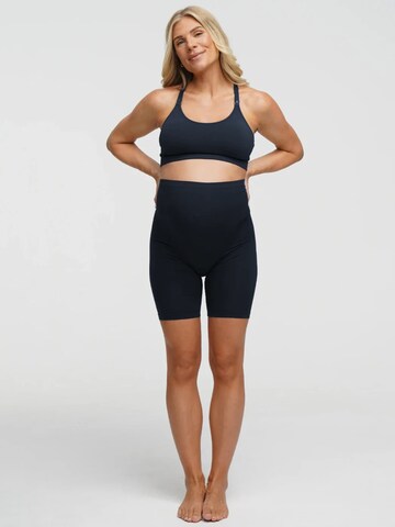 cfab (formerly creamy fabrics) Skinny Broek 'Seamless Umstandsshorts mit hohem Bund' in Blauw: voorkant