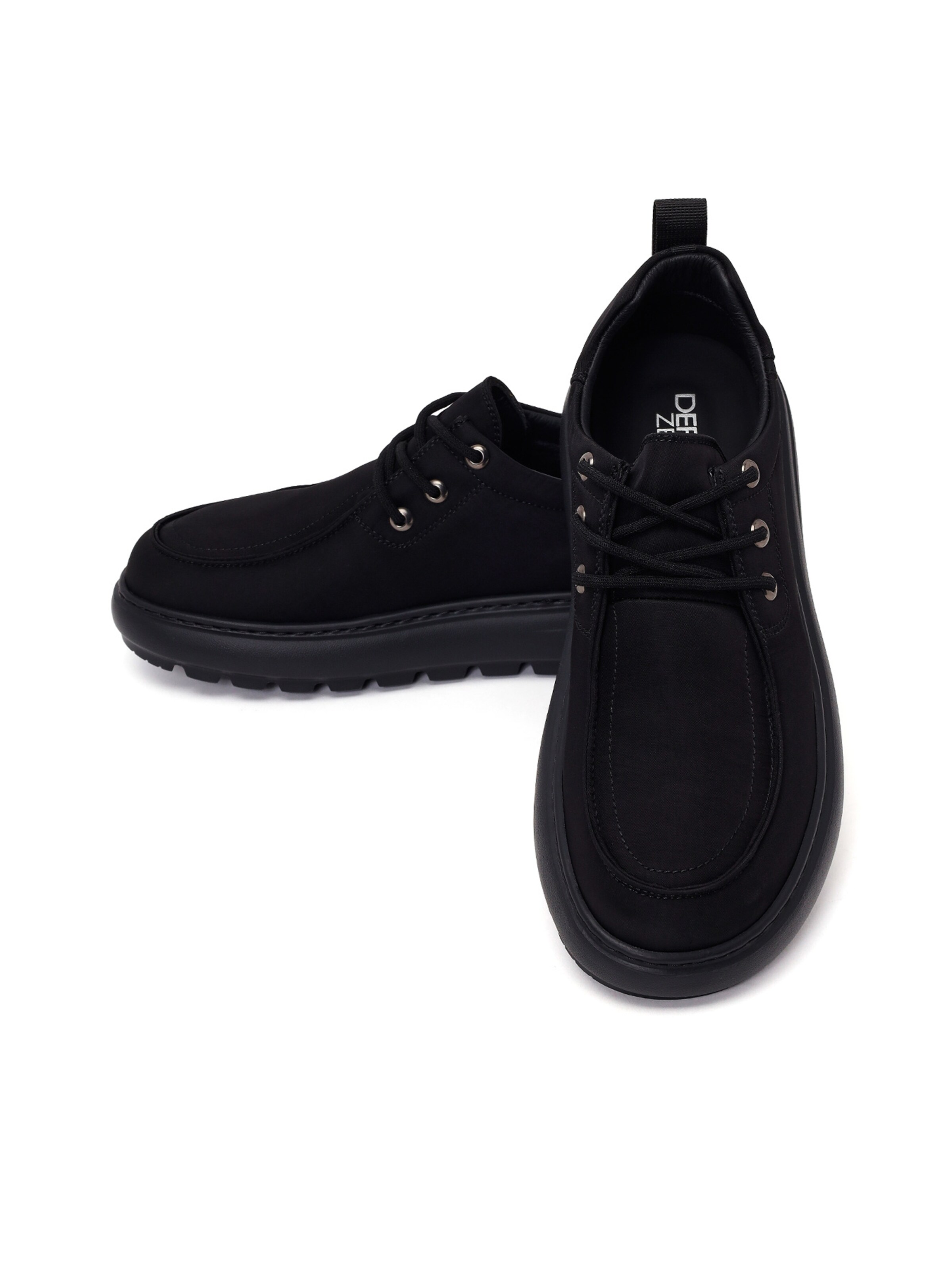 Derimod - Sapato com atacadores em preto
