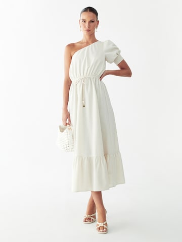 Willa Рокля 'MANIA' в бяло: отпред