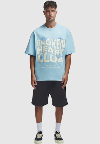 2Y Studios T-shirt 'Broken Heart Club' i blå