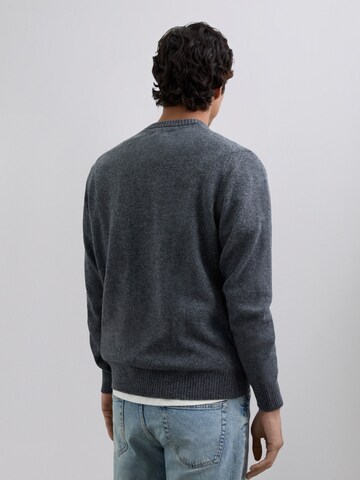 Scalpers Свитер в Серый