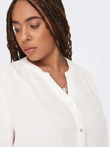 Camicia da donna 'CARTHYRA' di ONLY Carmakoma in bianco
