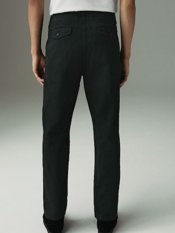 Next Szabványos Chino nadrág - fekete