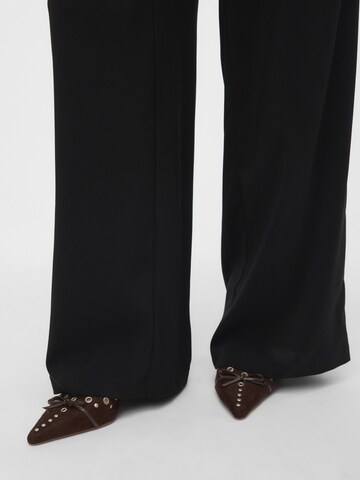 VERO MODA Regular Pants in Black