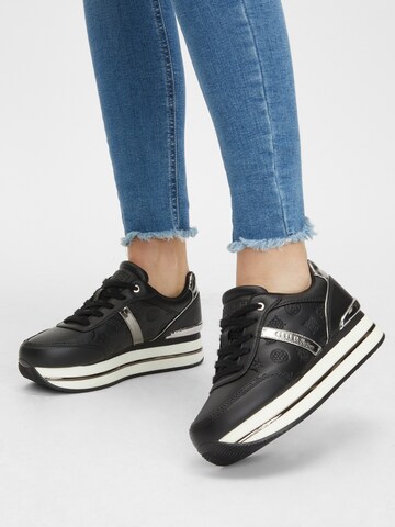 Baskets basses 'DAFNEE' GUESS en noir : devant