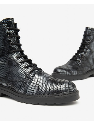 Stivale stringato 'Anfibi Donna - I513946D' di Nero Giardini in nero