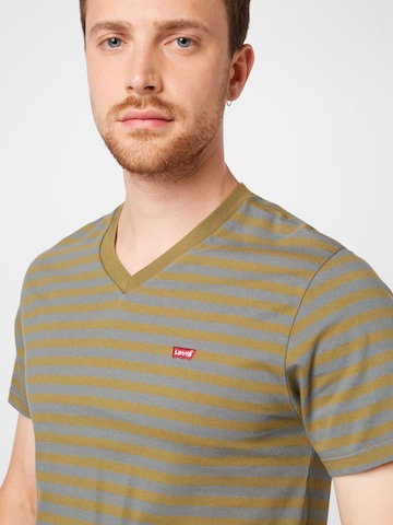 LEVI'S ® Μπλουζάκι 'Housemark V Neck Tee' σε πράσινο