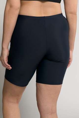 Ulla Popken Skinny Shorts in Blau