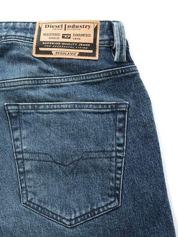 regular Jeans 'MARKEE R07XR' di DIESEL in blu