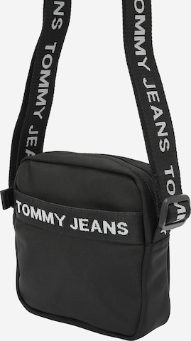 Tommy Jeans Taška přes rameno – černá: přední strana