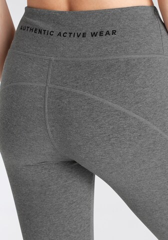 VIVANCE Skinny Sporthose in Grau