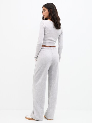Wide Leg Pantalon Pull&Bear en gris