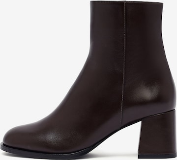 Ankle boots di Derimod in marrone: frontale