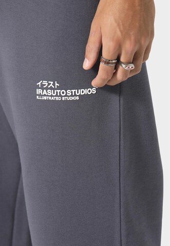 regular Pantaloni di Irasuto Studios in blu
