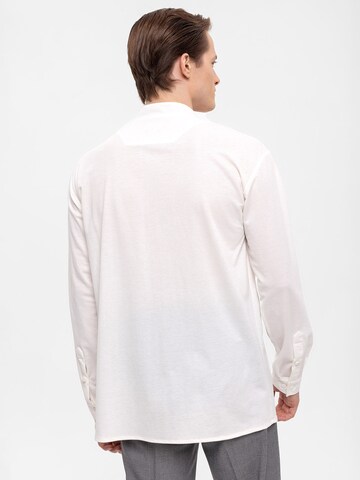 Coupe regular Chemise Antioch en blanc