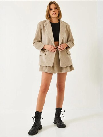 Bianco Lucci Skirt in Beige