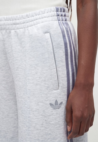 ADIDAS ORIGINALS Loosefit Bukser i grå