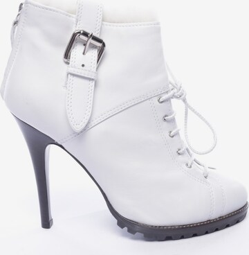 Giuseppe Zanotti Dress Boots in 39 in White: front