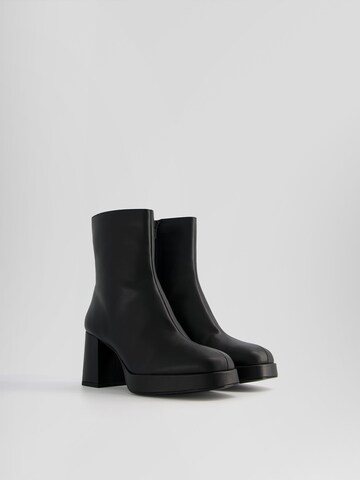 Bershka Bootie in Black