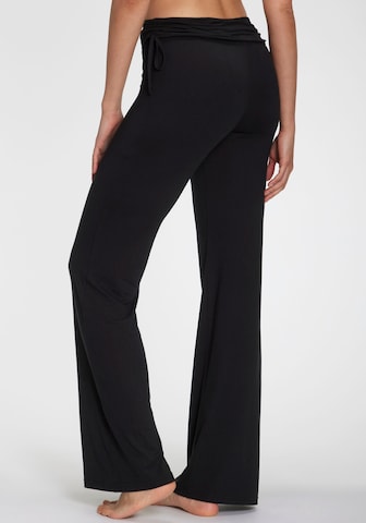 LASCANA Regular Hose in Schwarz