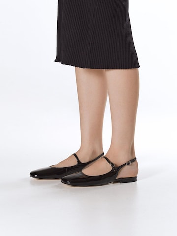 Estro Slingpumps '501-02' in Zwart: voorkant